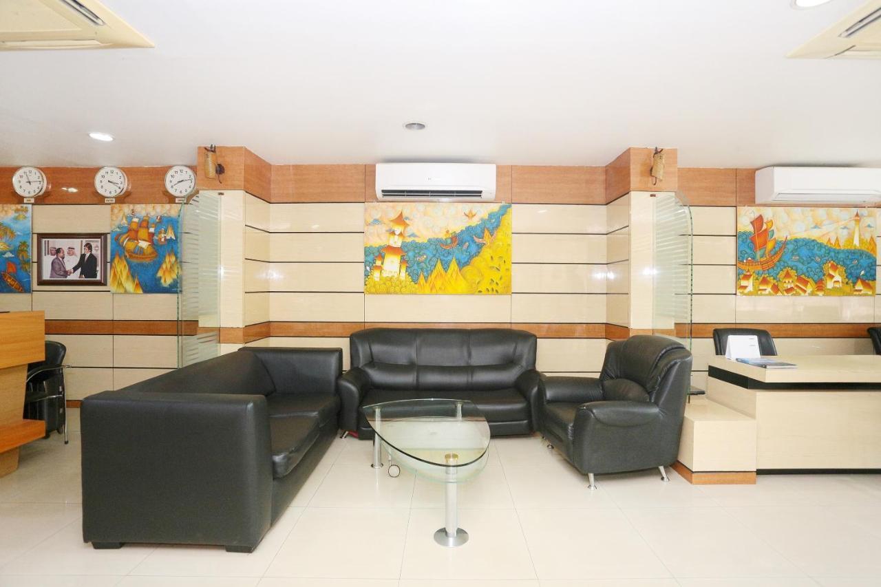 Capital O 45944 Club 7 Hotel Тирувала Екстериор снимка