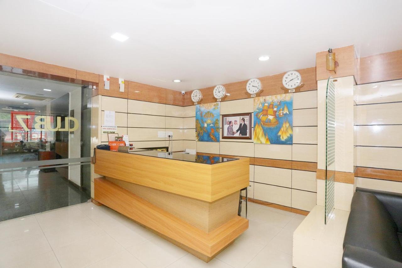 Capital O 45944 Club 7 Hotel Тирувала Екстериор снимка
